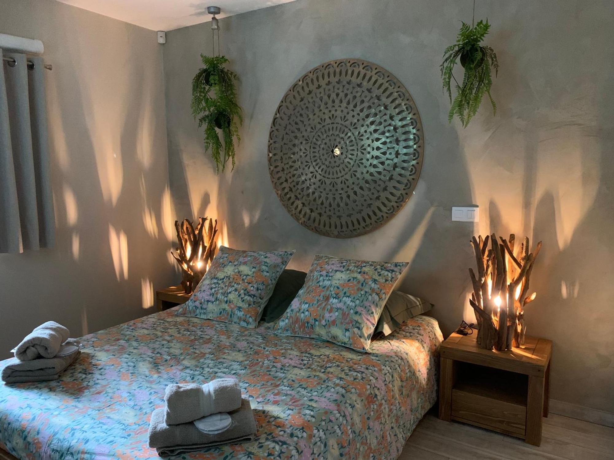 Le Paon Bleu Annecy Poisy Bed & Breakfast Екстериор снимка
